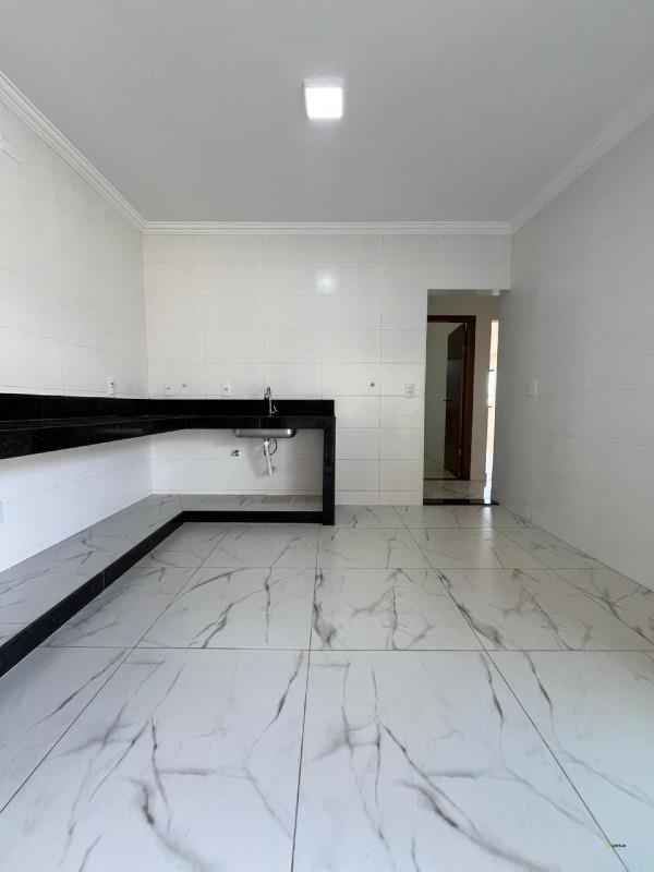 Casa à venda no Centenário: 