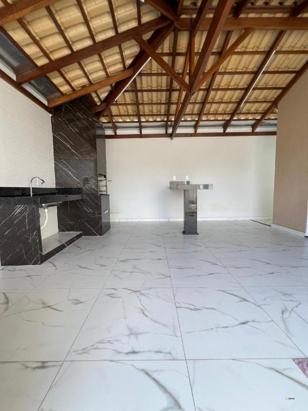 Casa à venda no Centenário: 