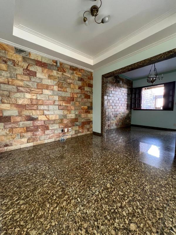 Casa à venda no Centro: 