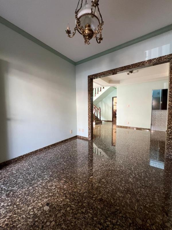 Casa à venda no Centro: 