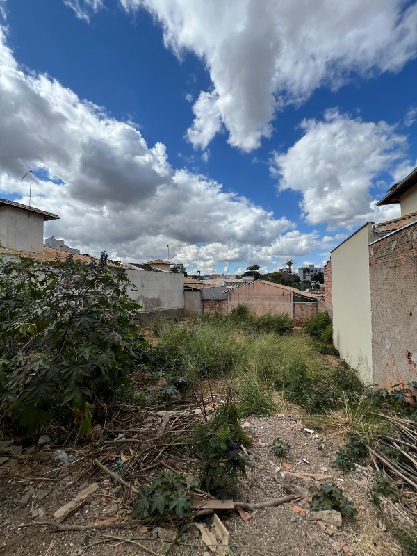 Lote à venda no Parque Jardim: 
