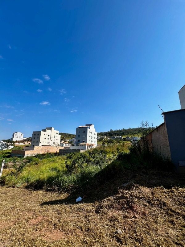 Lote à venda no Tropical: 