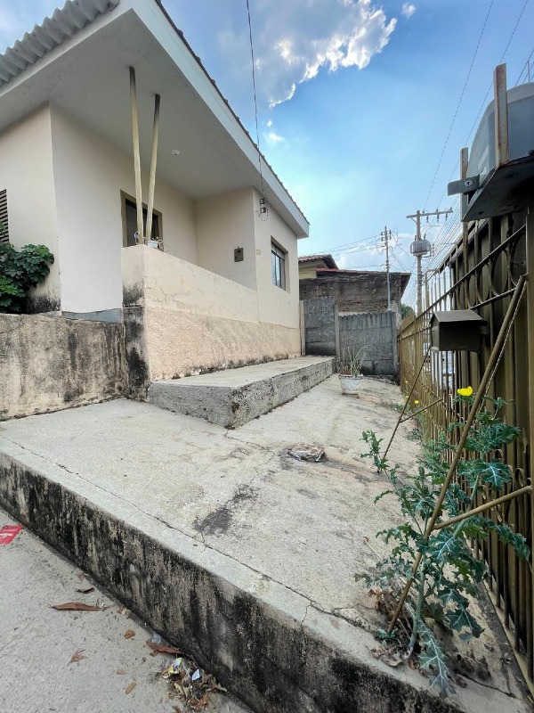 Casa à venda no Santanense: 