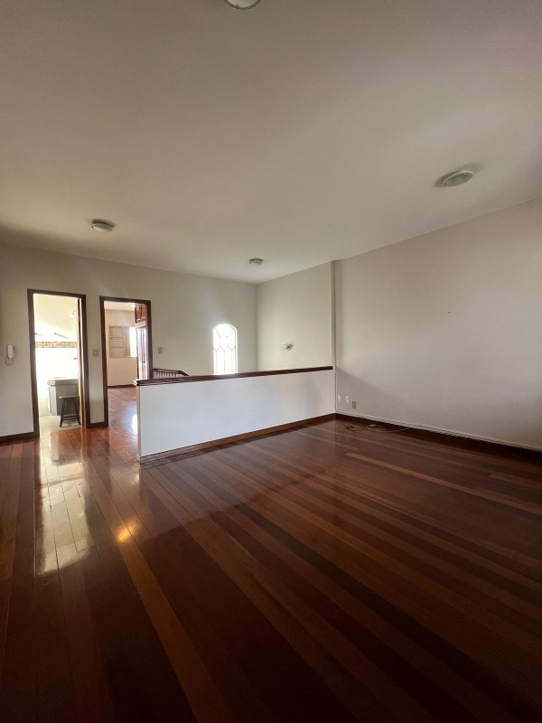 Casa à venda no Centro: 