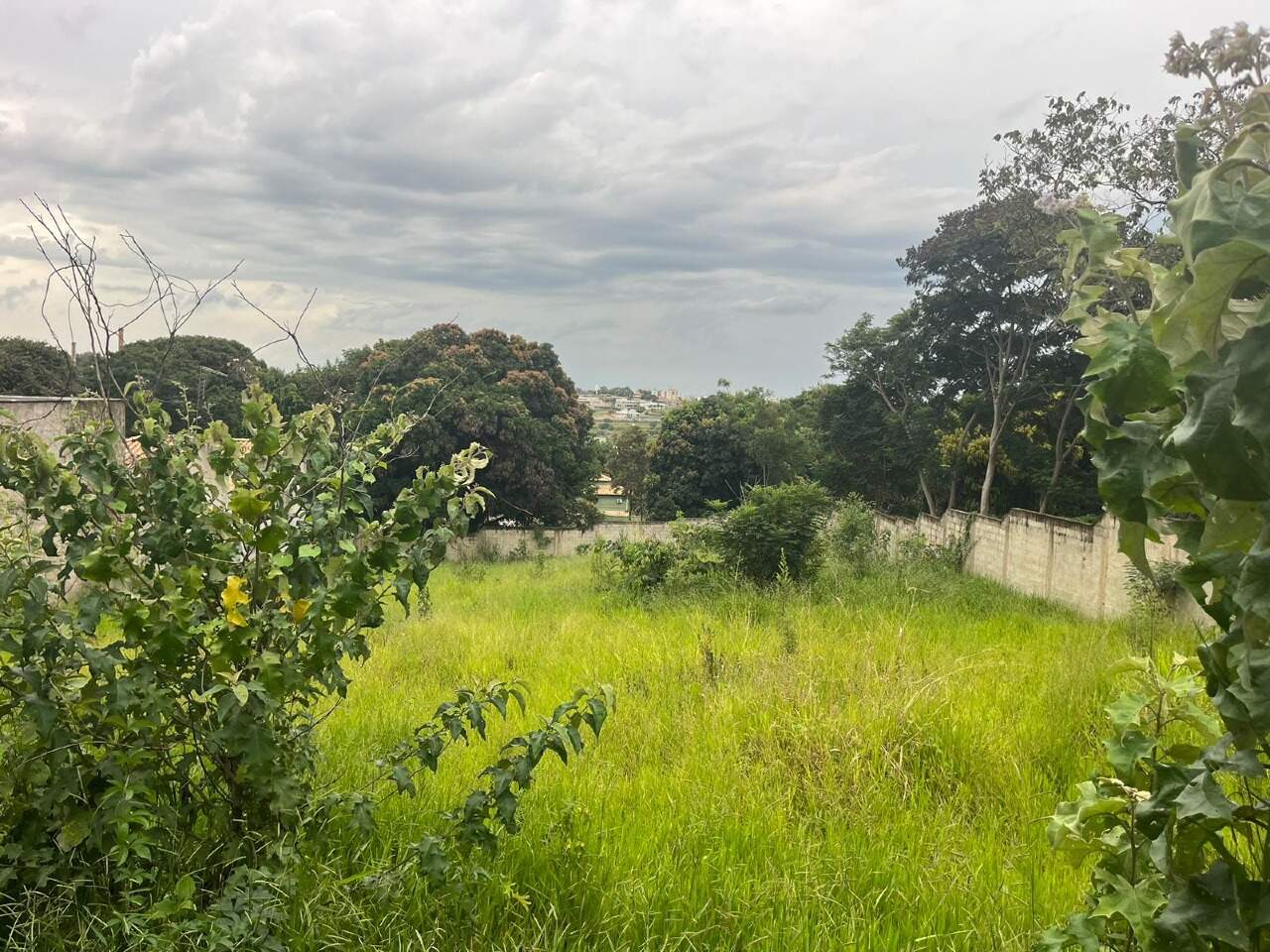 Lote à venda no Chácara do Quitão: 