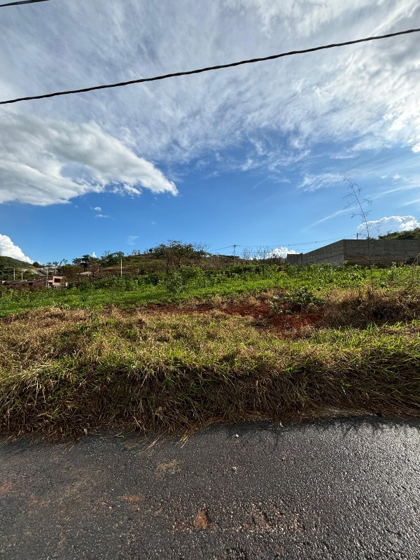Lote à venda no Vila da Serra: 