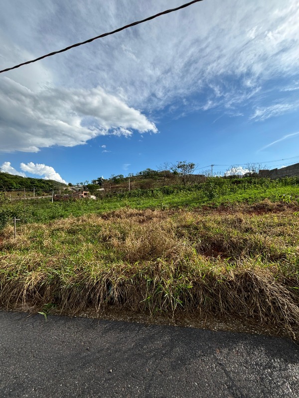 Lote à venda no Vila da Serra: 