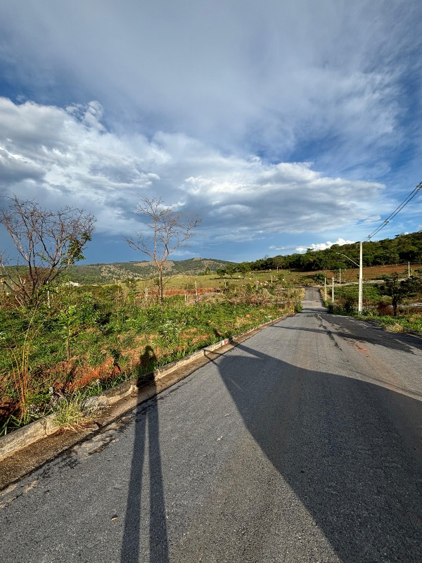 Lote à venda no Vila da Serra: 