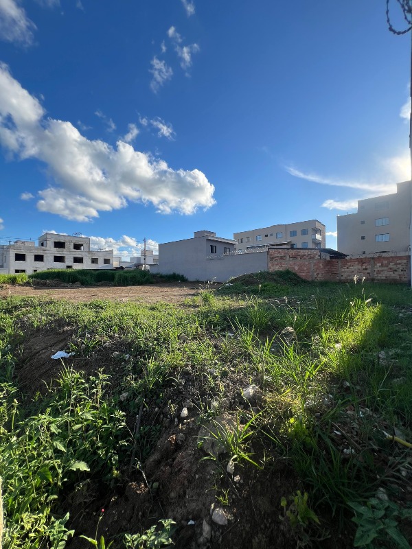 Lote à venda no Tropical: 