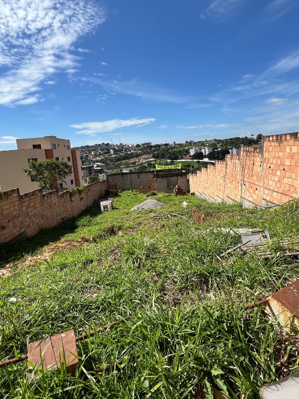 Lote à venda no Tropical: 