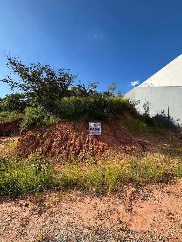 Lote à venda no Tropical: 