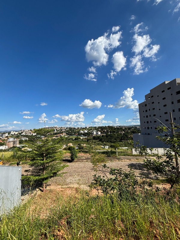 Lote à venda no Tropical: 