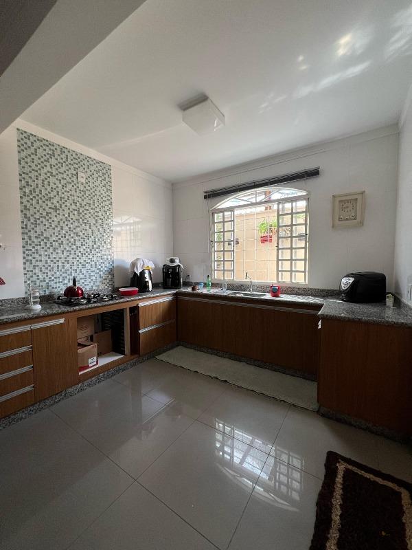 Casa à venda no Nogueirinha: 