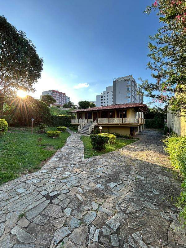 Casa à venda no Cerqueira Lima: 