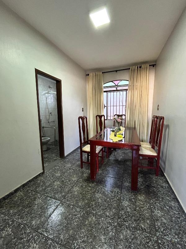 Casa à venda no LOURDES: 