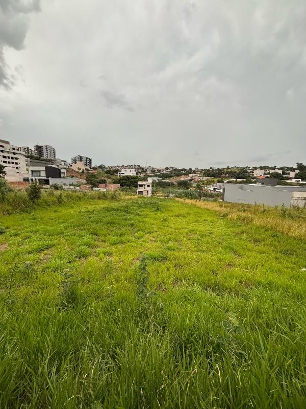 Lote à venda no Tropical: 