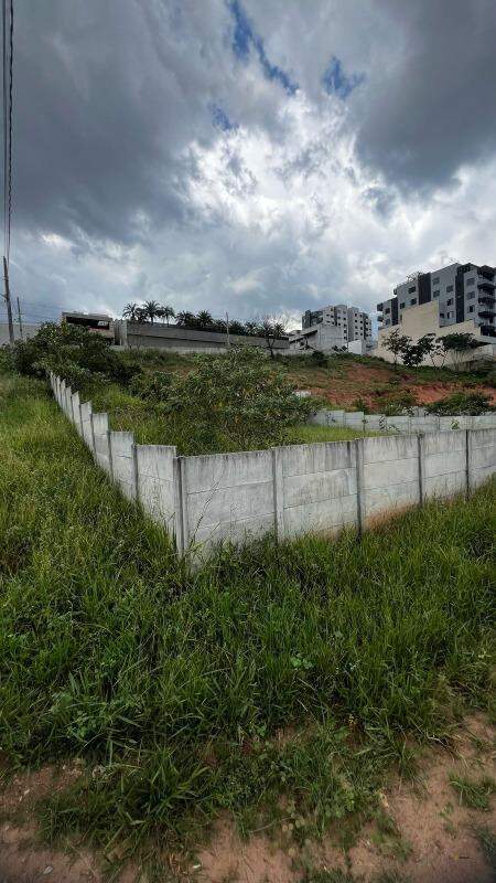 Lote à venda no Tropical: 
