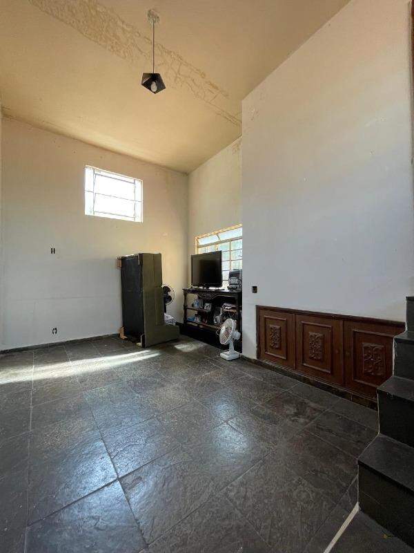Casa à venda no Centro: 