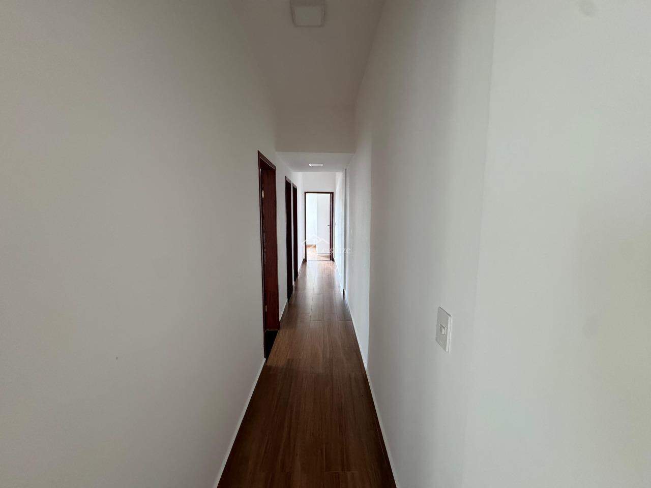 Apartamento à venda no Jardim: Corredor interno