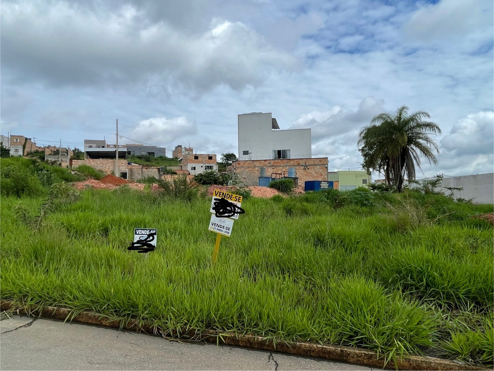 Lote à venda no Dona Zeli II: 