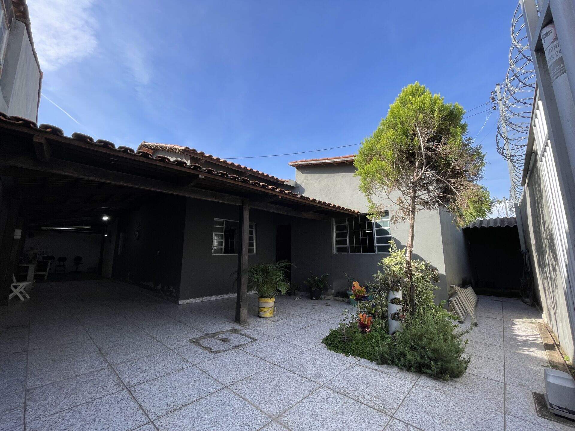 Casa à venda no Itapuã: 