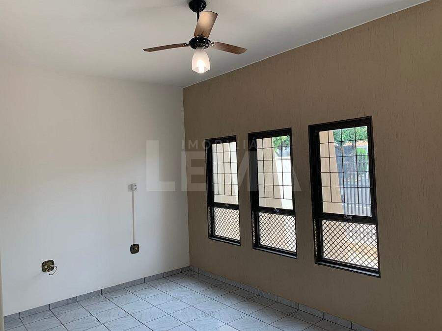 Casa para aluguel no Jardim Palmeiras: 