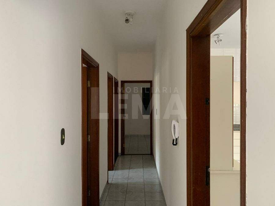 Casa para aluguel no Jardim Palmeiras: 