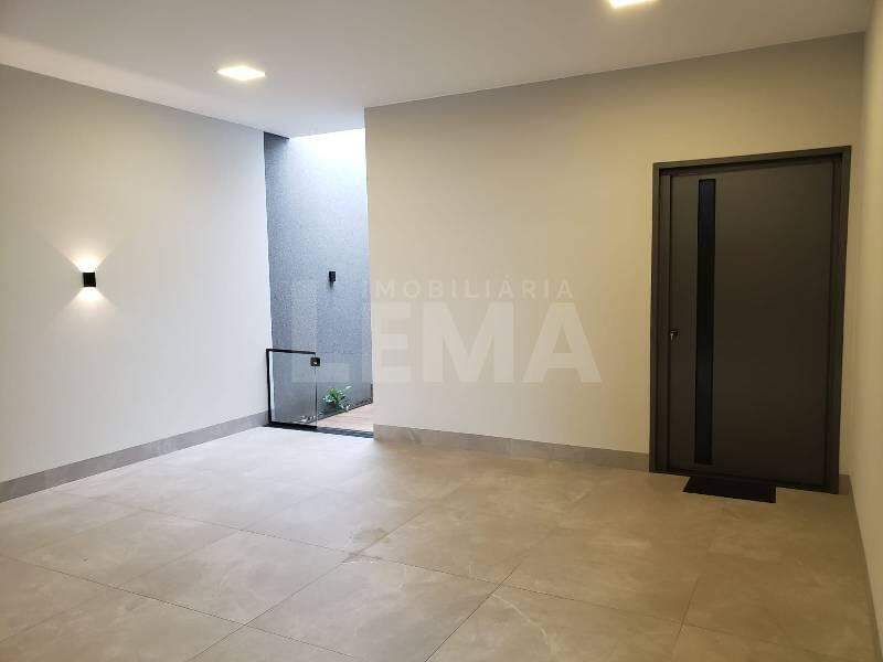 Casa à venda no Jardim Campo Belo III: 