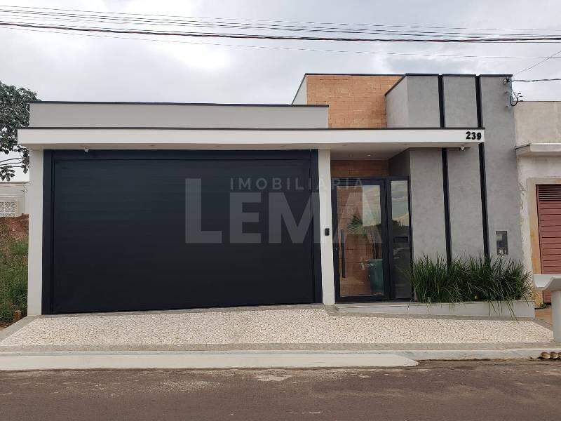 Casa à venda no Jardim Campo Belo III: 