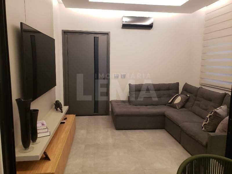 Casa à venda no Jardim Campo Belo III: 