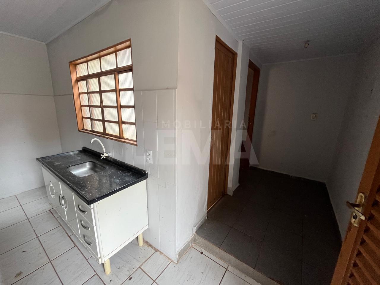 Casa para aluguel no Conjunto Habitacional Emílio Zanatta: 
