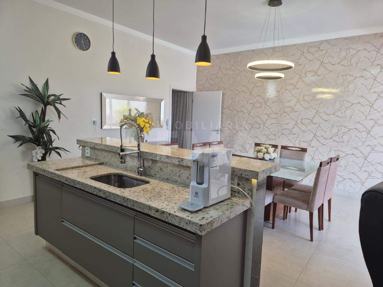 Casa à venda no Jardim das Palmeiras IV: 