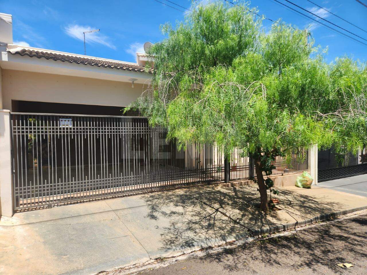 Casa à venda no FREI MOACIR: 