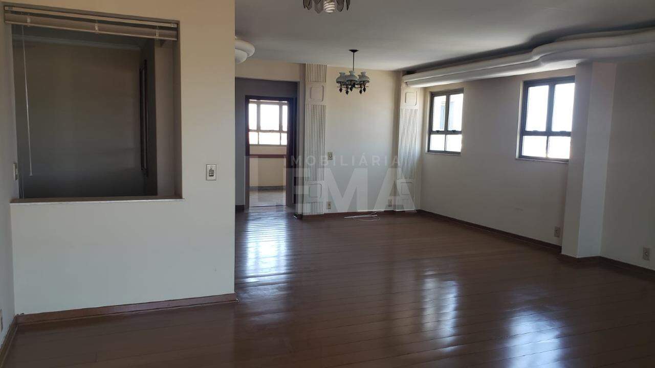 Apartamento para aluguel no Centro: 