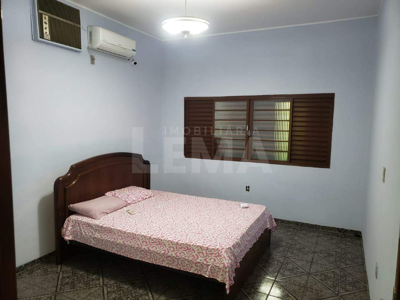 Casa para aluguel no Centro: 