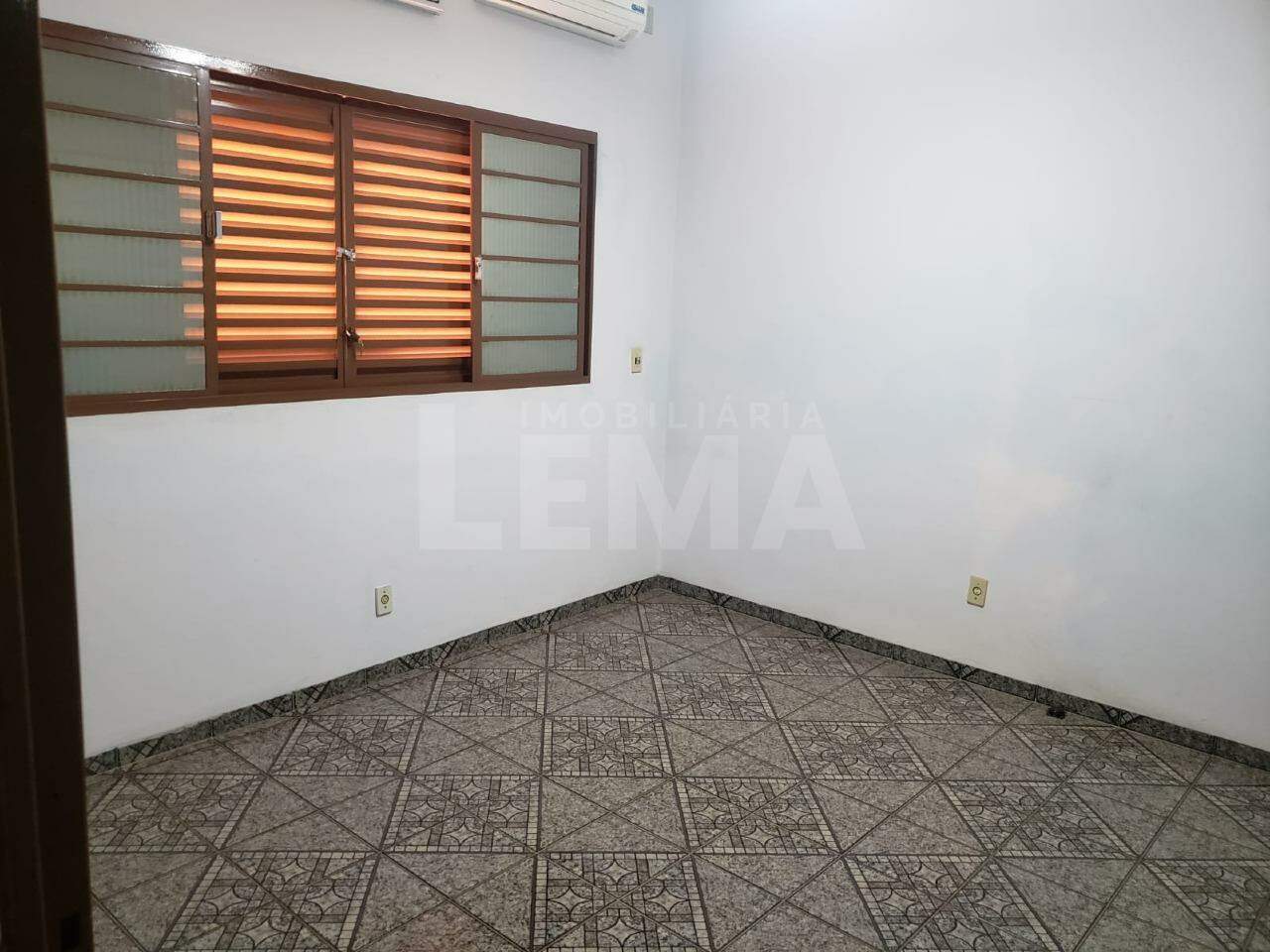 Casa para aluguel no Centro: 