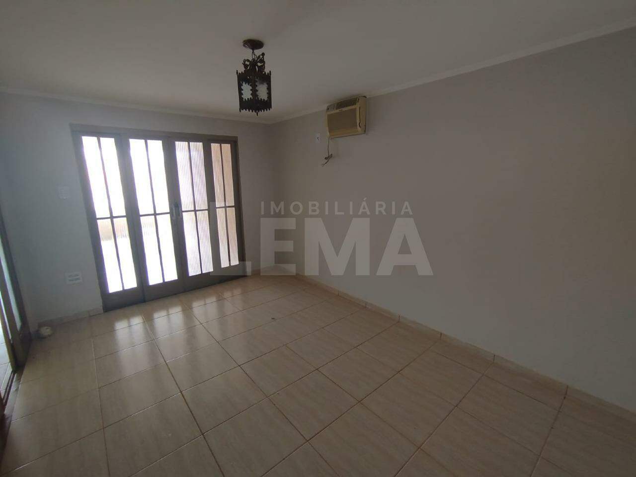 Casa para aluguel no Centro: 