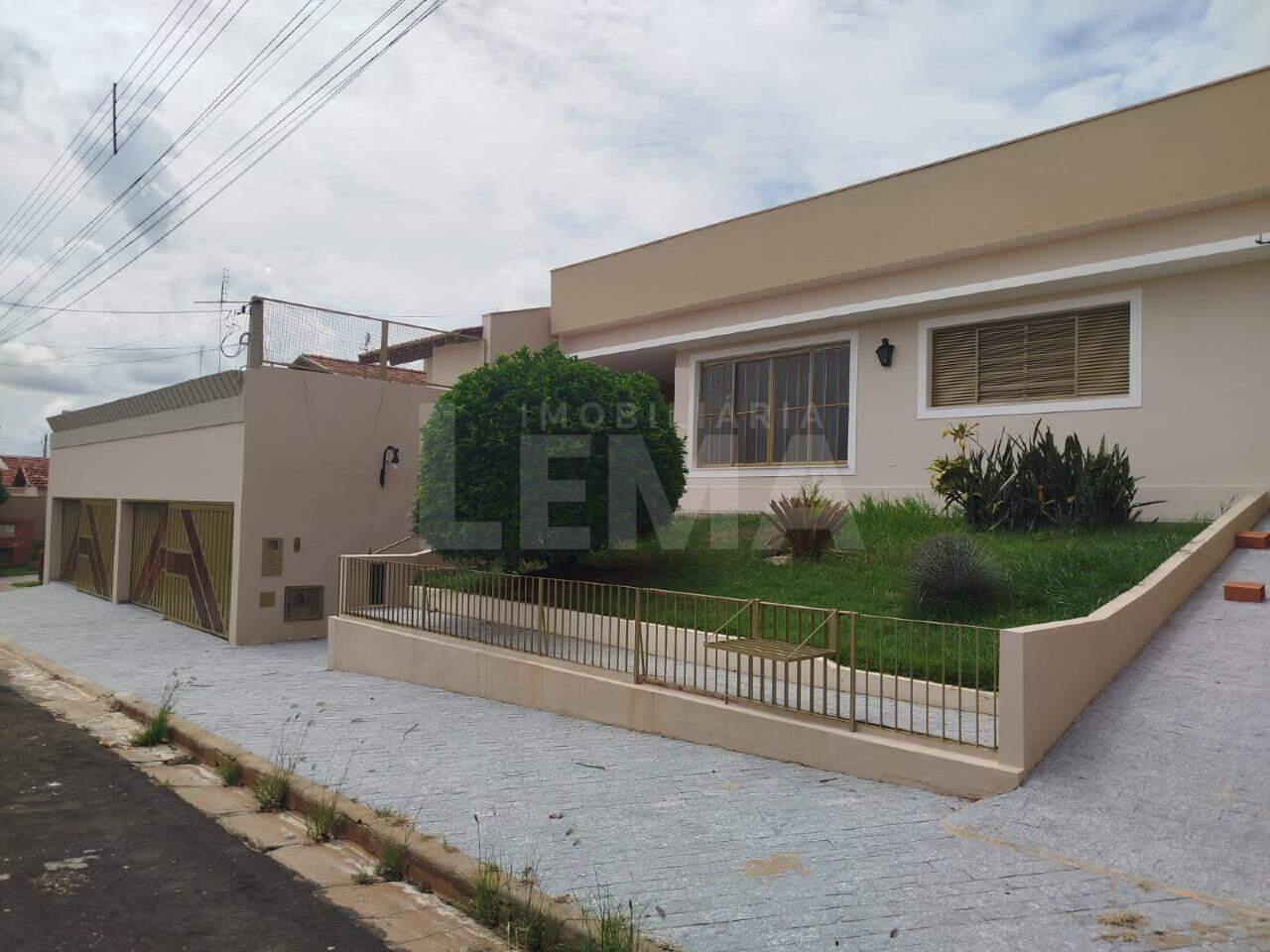 Casa para aluguel no Centro: 