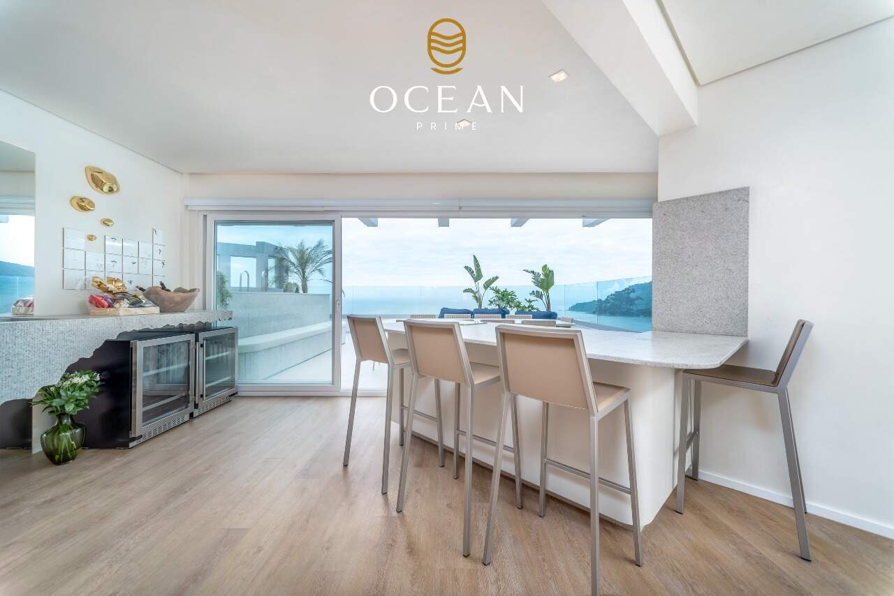 Cobertura Duplex de Luxo no Theiss Heim – Frente Mar na Barra Sul