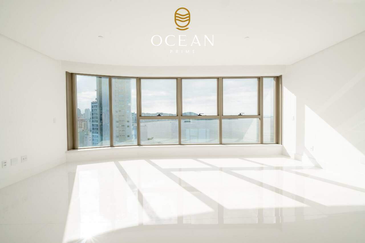 Apartamento Mobiliado à Venda no Edifício Yachthouse em Balneário Camboriú