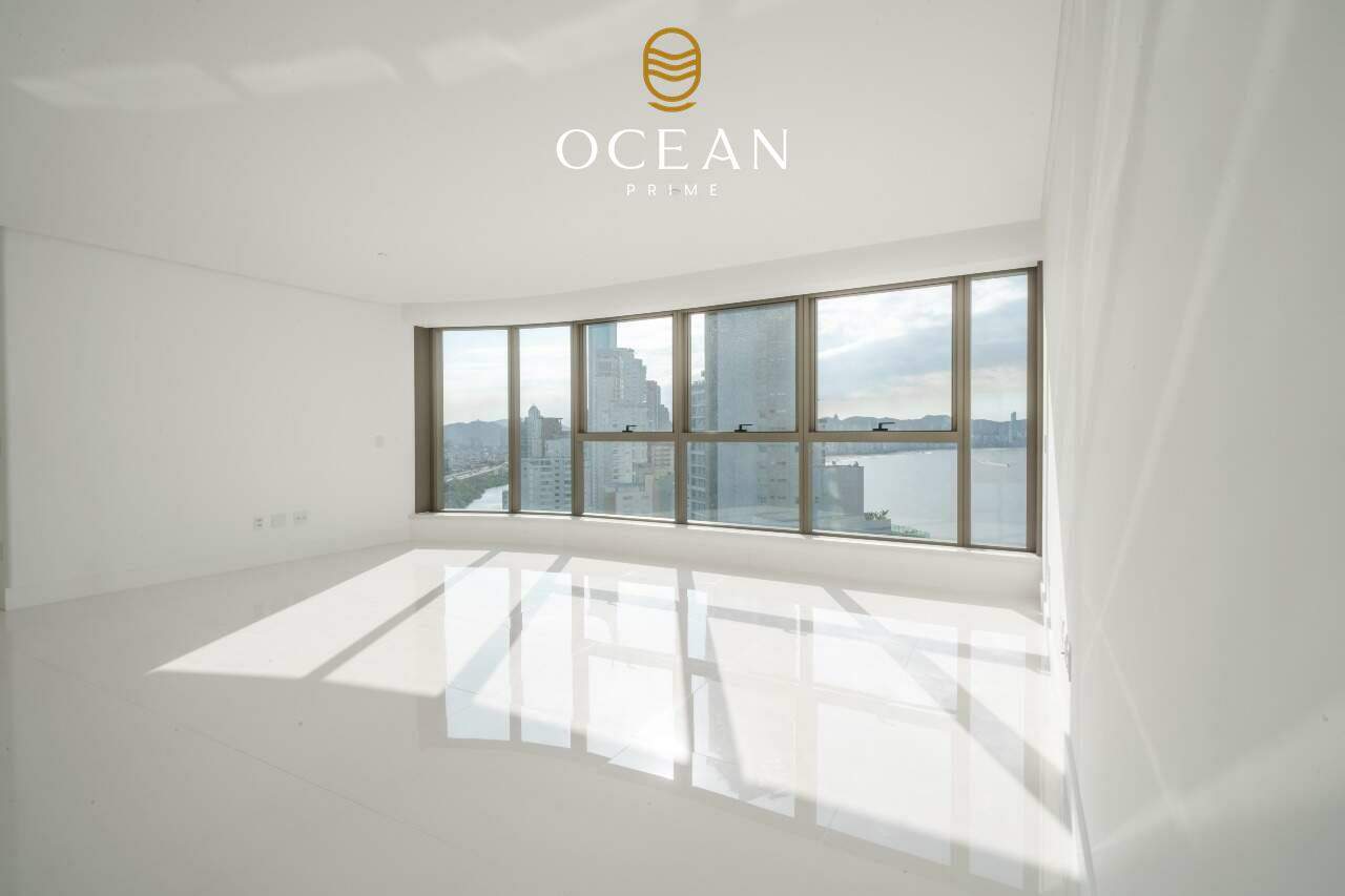 Apartamento Mobiliado à Venda no Edifício Yachthouse em Balneário Camboriú