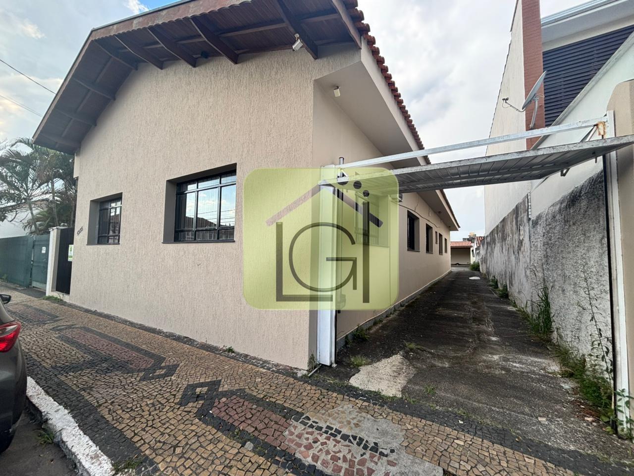 Casa para aluguel no CENTRO: ENTRADA DO ESTACIONAMENTO