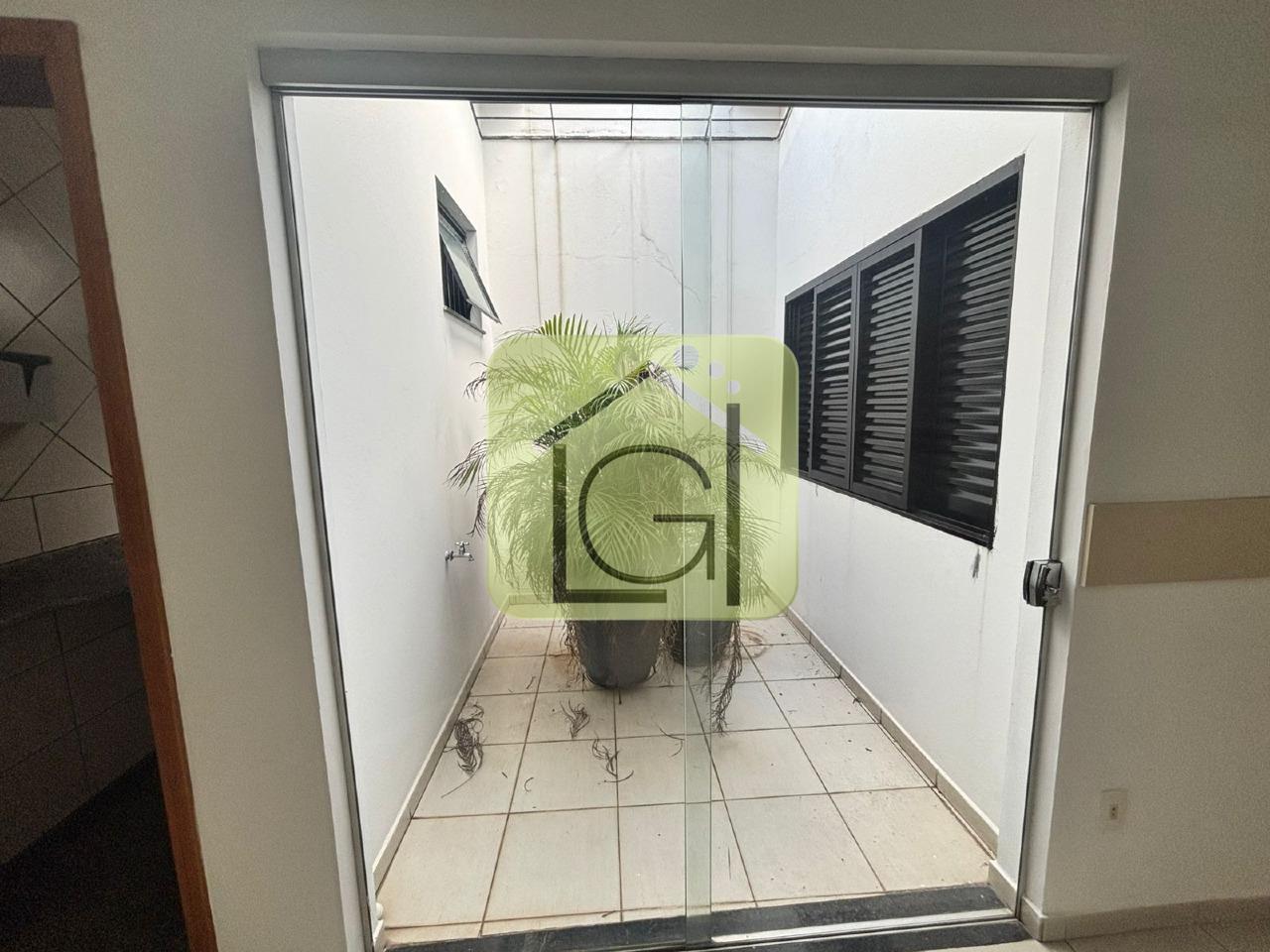 Casa para aluguel no CENTRO: ÁREA DE LUZ