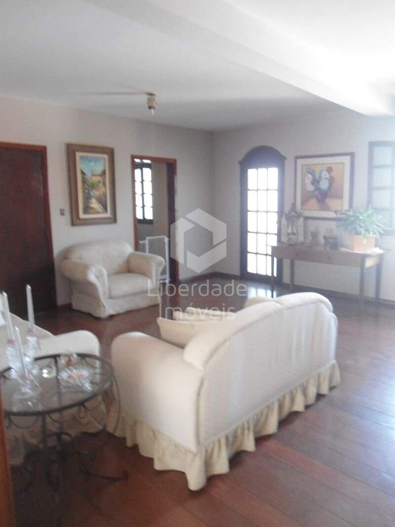 Casa à venda, 5 quartos no Caiçara.: NULL