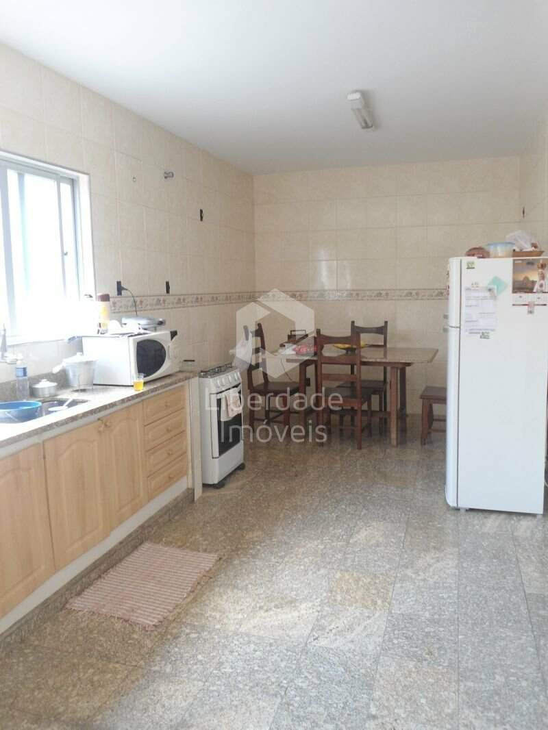 Casa à venda, 5 quartos no Caiçara.: NULL
