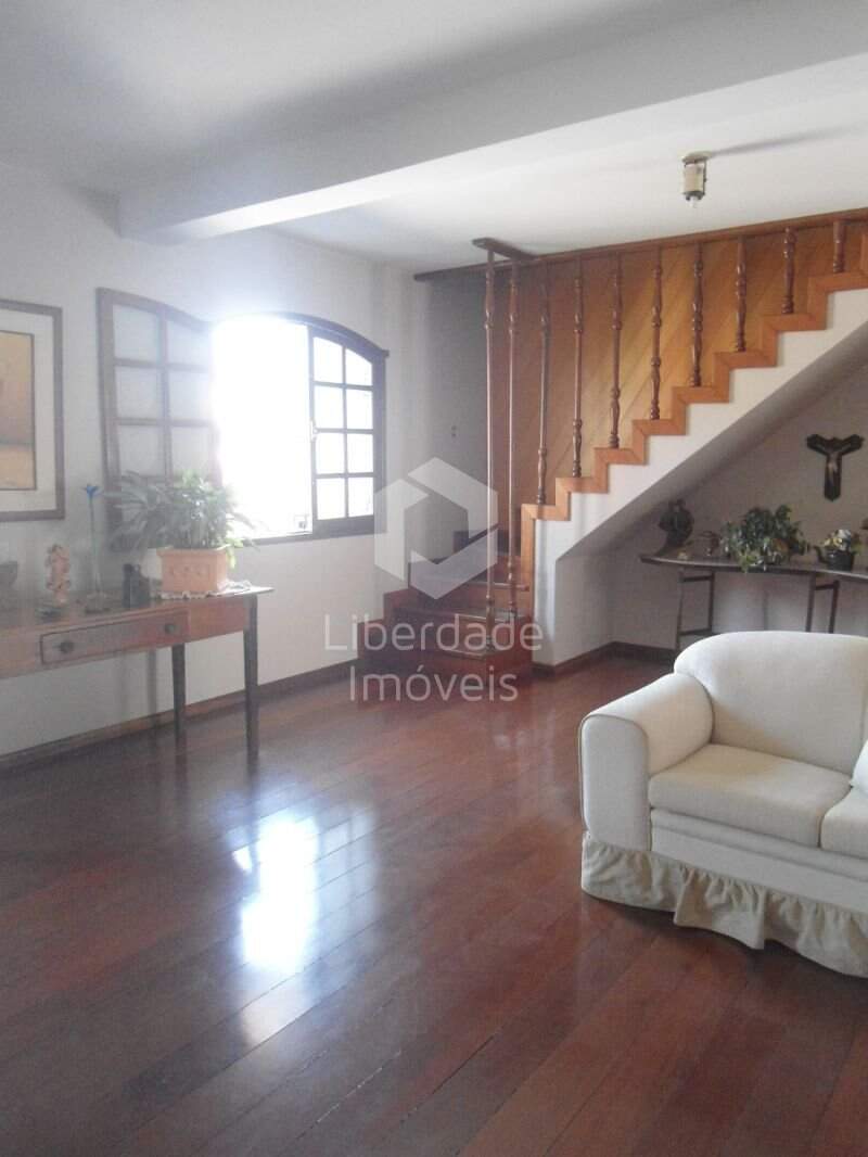 Casa à venda, 5 quartos no Caiçara.: NULL