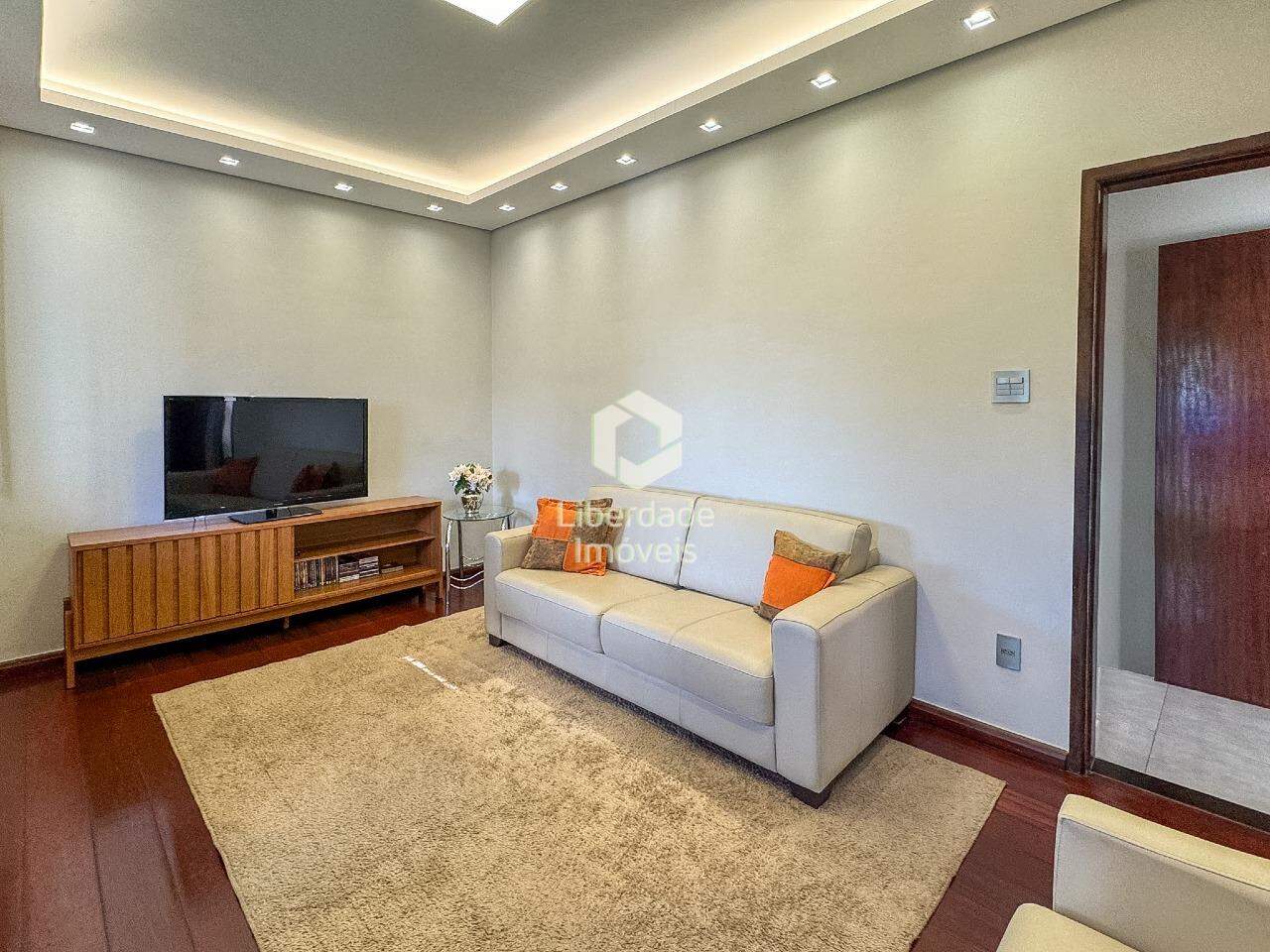 Casa à venda, 3 quartos no Caiçara.: 