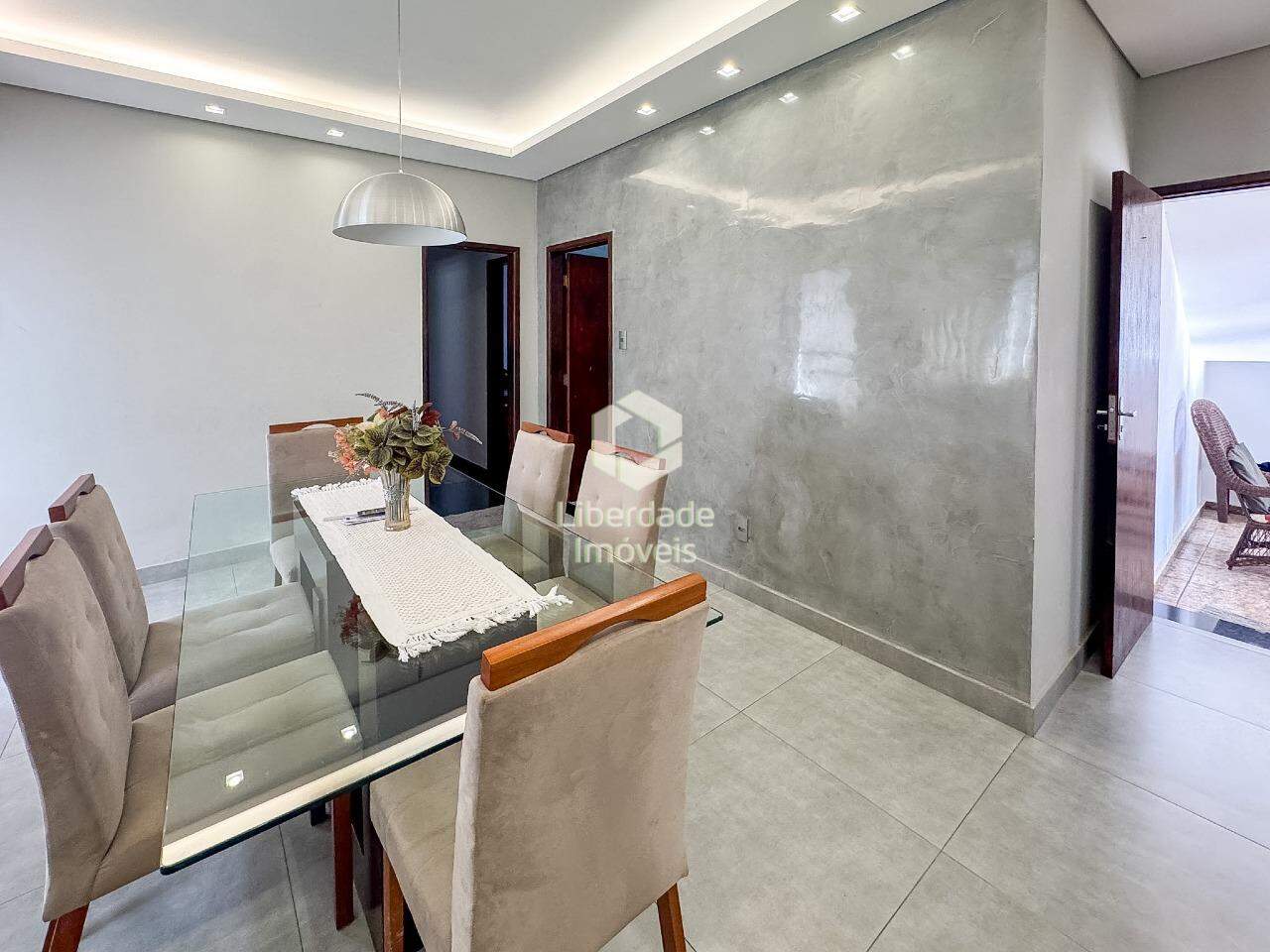 Casa à venda, 3 quartos no Caiçara.: 
