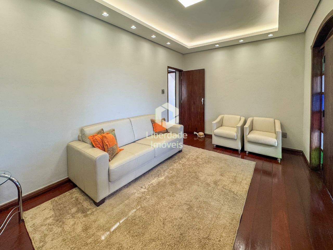Casa à venda, 3 quartos no Caiçara.: 