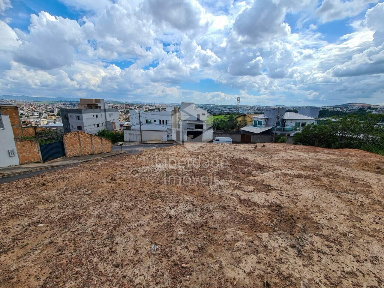 Lote à venda, no Arvoredo II.: 